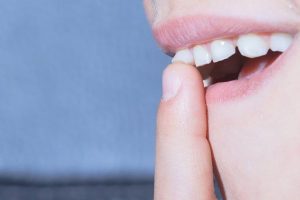 Răng lung lay ở người lớn
